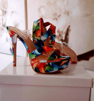 Sandalias de tacón multicolor