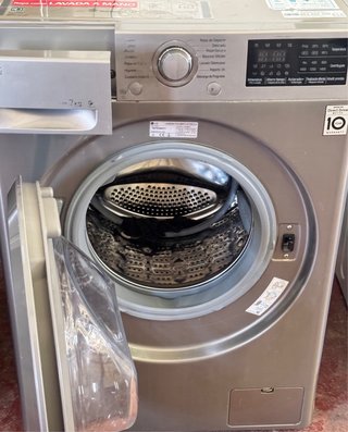 LAVADORA LG DORECT DRIVE DE 7 KILOS EN INOX