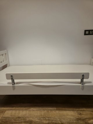 Cama infantil IKEA con barrera y colchon 160*70