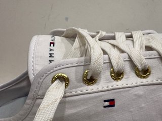 Sneakers Tommy Hilfiger bianche donna