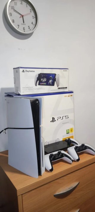 PlayStation 5 Slim con Lector + 2 Mandos