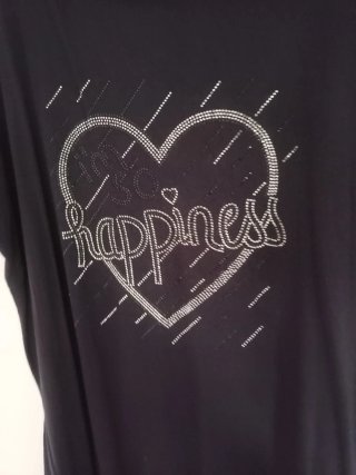 Blusa negra con pedrería happiness