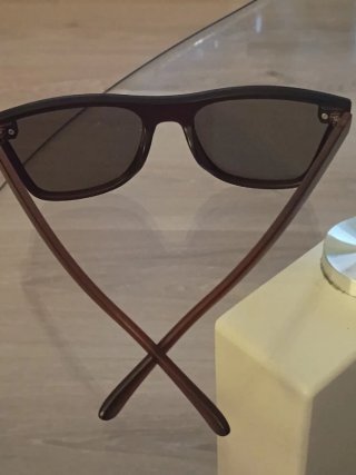Gafas de sol modernas
