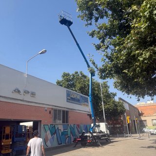 Camión Cesta Elevadora 20m