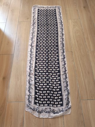 Pañuelo chifón estampado azul y blanco
