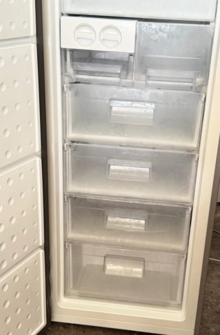 CONGELATORE VERTICALE SMEG NO FROST IN INOX