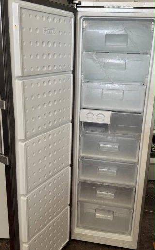 CONGELATORE VERTICALE SMEG NO FROST IN INOX