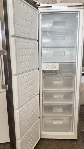 CONGELATORE VERTICALE SMEG NO FROST IN INOX
