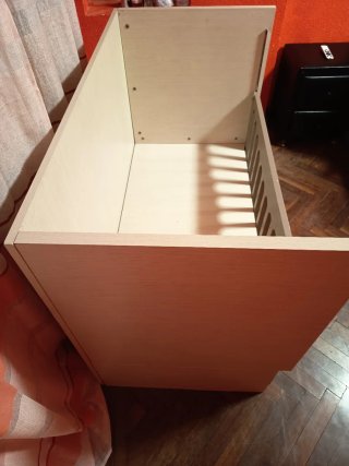 Cuna blanca con cajón
