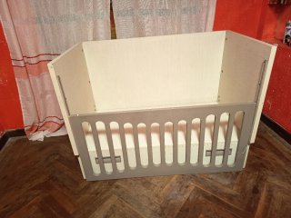 Cuna blanca con cajón