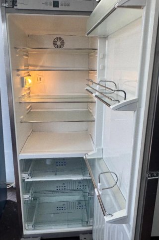 NEVERA VERTICAL SOLO NEVERA LIEBHERR EN INOX