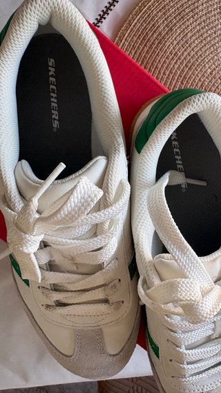 Zapatillas Skechers Blancas y Verdes