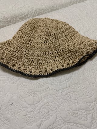 Gorro Loewe Beige y Negro