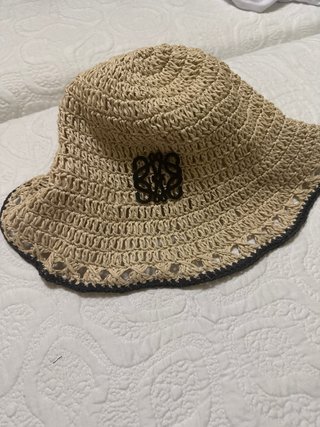 Gorro Loewe Beige y Negro