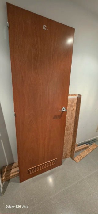 Puerta madera 72x203 cm las 2 por 80 euros