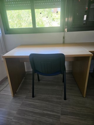 Mesa de oficina de madera