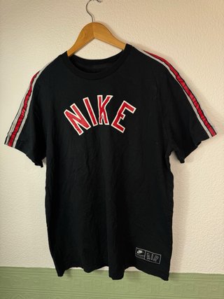 Lote 5 Camisetas XL y XXL (Nike, Superdry, TNF, CK