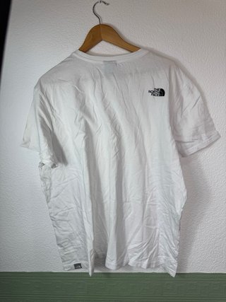 Lote 5 Camisetas XL y XXL (Nike, Superdry, TNF, CK