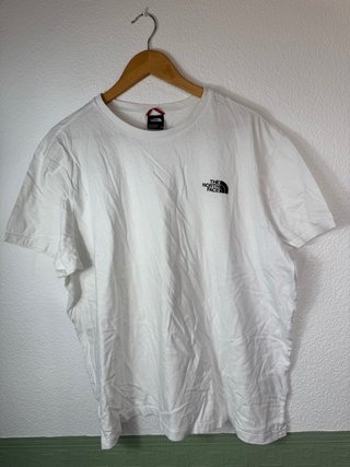 Lote 5 Camisetas XL y XXL (Nike, Superdry, TNF, CK