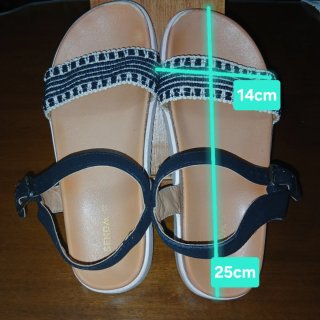 Sandalias Senda Planas Beige y Negras