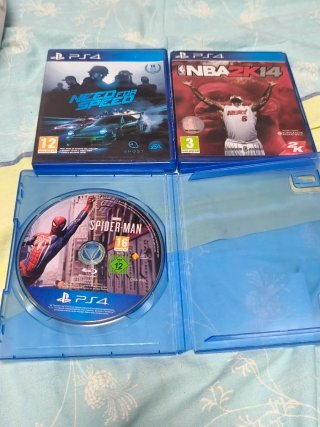PS4 (PlayStation 4) con 7 juegos