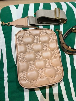 Bolso Gucci GG Matelassé Beige/Rosa