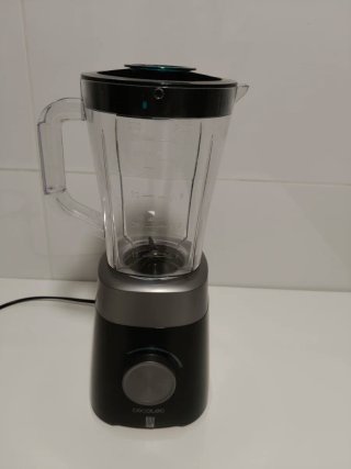 Batidora de vaso Cecotec negra y gris
