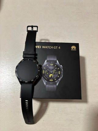 Huawei Watch GT 4 con 4 correas