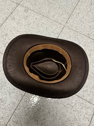 Cappello da cowboy marrone