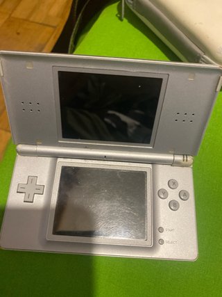 Nintendo DS Lite Plata con tarjeta d memoria