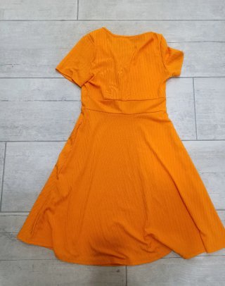 Vestido naranja corte skater