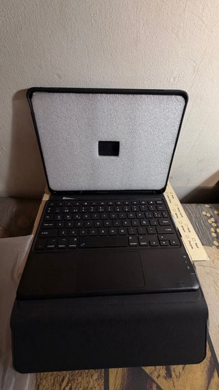 Custodia con tastiera per iPad Pro 11 Earto