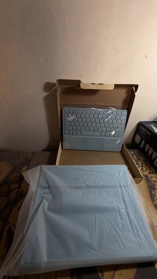 Custodia con tastiera per iPad 10ª Gen