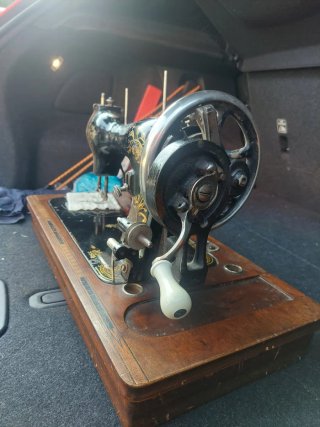 Máquina de coser vintage Gebruder Kayser