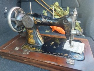 Máquina de coser vintage Gebruder Kayser