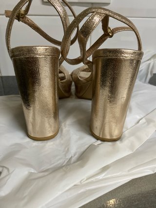 Sandalias doradas tacón plataforma
