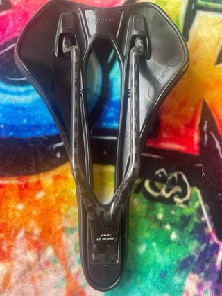 Sillín Selle Italia SLR Superflow boost de CARBONO