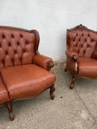 Set divani e poltrone in pelle marrone