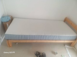 Cama individual Ikea poco uso
