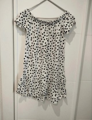 Vestido blanco lunares negros