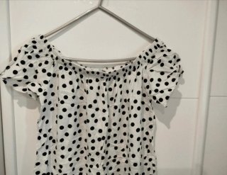Vestido blanco lunares negros
