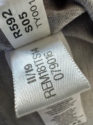 Camiseta Reebok Hombre Gris V-Neck
