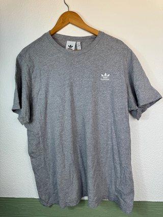 Lote 5 Camisetas Talla XL: Boss, Levi's, Adidas