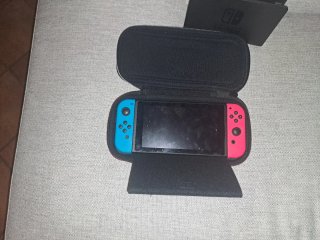 Nintendo Switch Console con Joy-Con