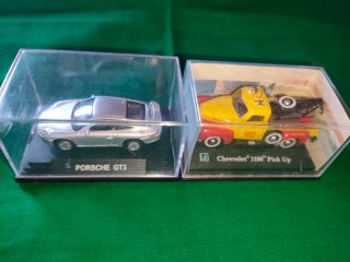 Miniaturas 1/72 Porsche GT3 e Chevrolet 3100