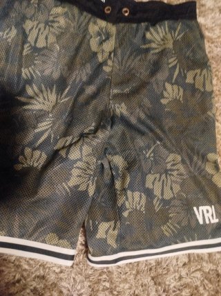 Pantalón corto VRL estampado floral