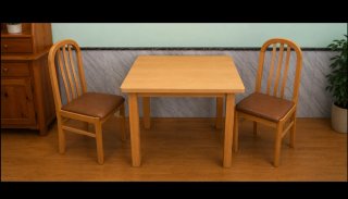 MESA DE MADERA CUADRADA