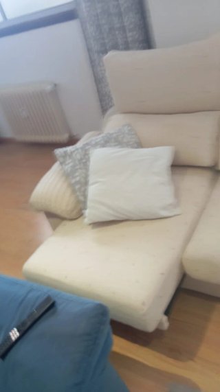 Sofá cheslong con canapé beige