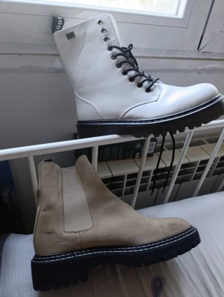Botas blancas y beige