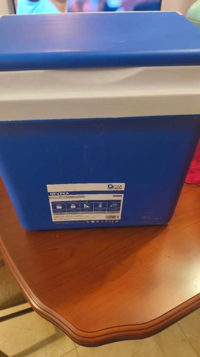 Nevera portátil azul